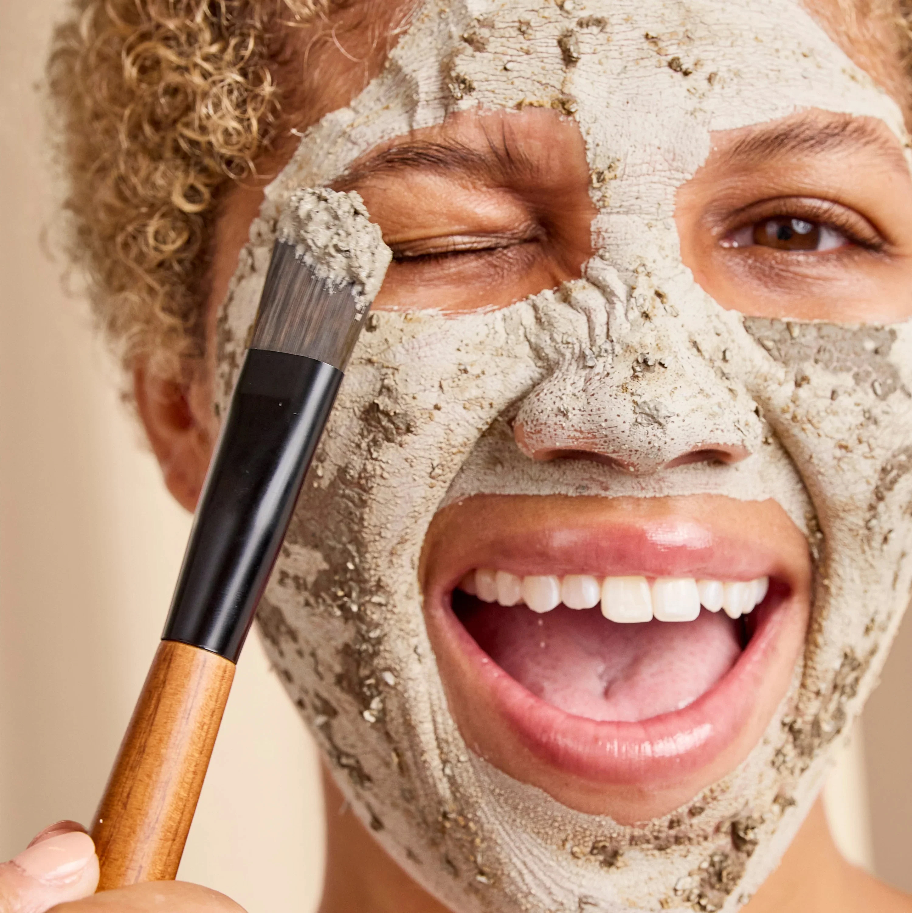 Himalayan Charcoal Purifying Glow Mask